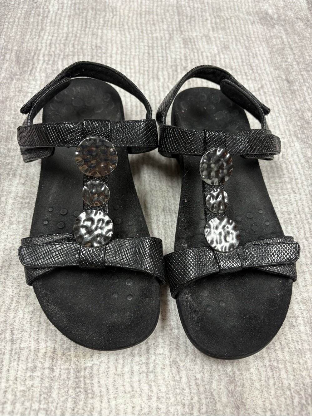 Vionic Black Silver Disc Trimmed Women’s Sz 8 Strappy Ortho Arch Support Sandals